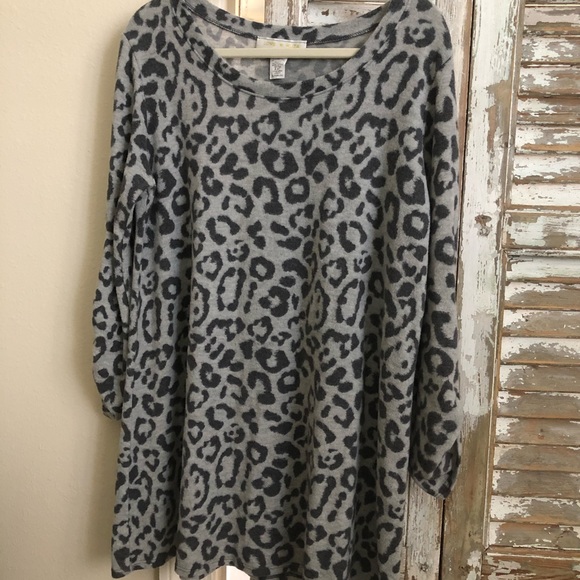 Love Kuza Gray fleece leopard print tunic - Picture 1 of 4